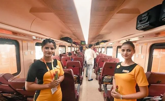 தேஜஸ் ரயில்