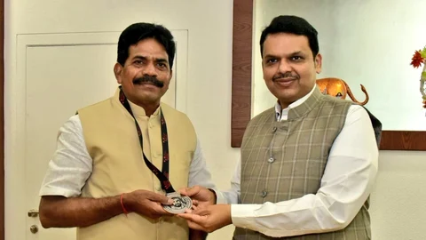 தமிழர் `கேப்டன்' தமிழ்ச்செல்வன்
