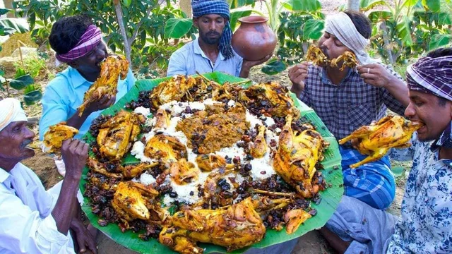 விலேஜ் குக்கிங் சேனல் குழு