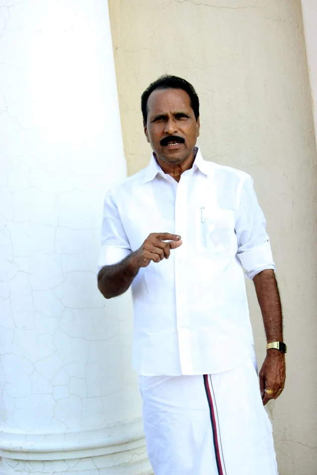 புகழேந்தி