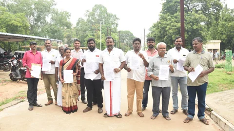 சமூக ஆர்வலர்கள்