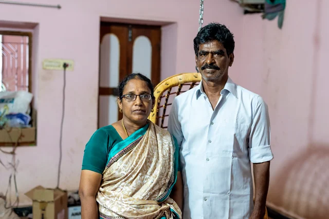 கணவருடன் லோகேஸ்வரி