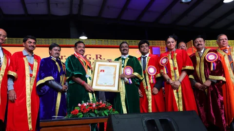 `டாக்டர்’ எடப்பாடி பழனிசாமி