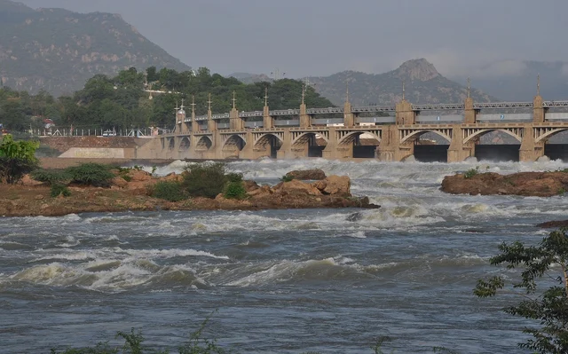 தண்ணீர் வெளியேற்றம்