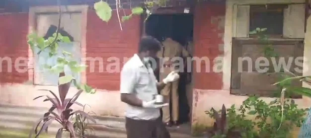 போலீஸார்
