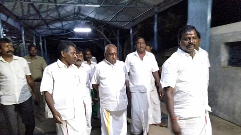 கோயிலில் பொன்.ராதகிருஷ்ணன்