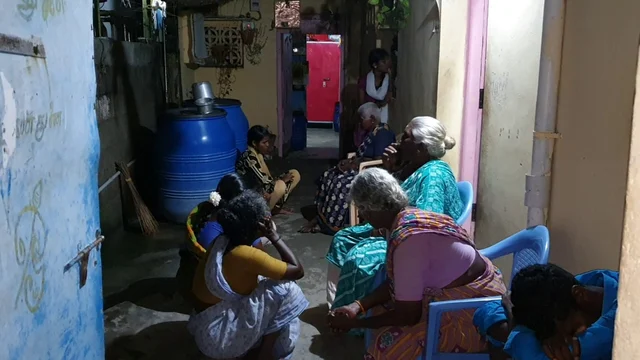 சோகத்தில் மூழ்கிய குடும்பத்தினர்
