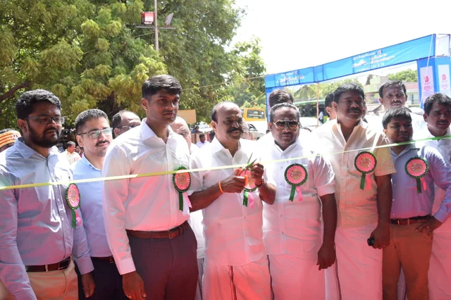 நிகழ்ச்சியில் அமைச்சர் கடம்பூர் ராஜு