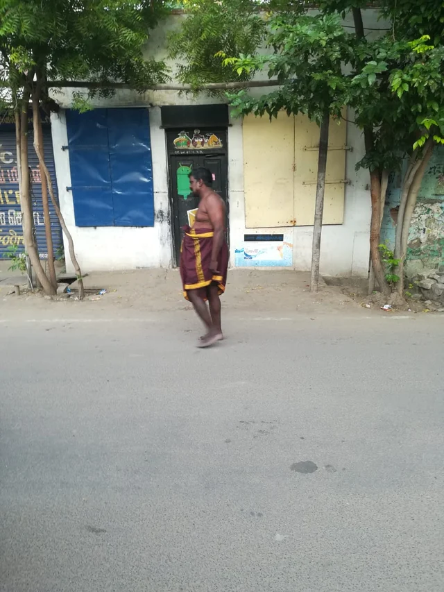பைக்கை தீ வைத்த வேலுமயில்