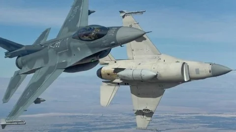 F16