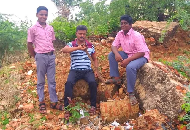 ஆவணப்படுத்திய அரசுப் பள்ளி மாணவர்கள்