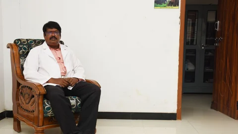 டாக்டர் அசோகன்