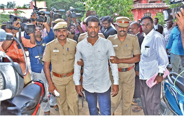 போலீஸ் பிடியில் சுரேஷ்