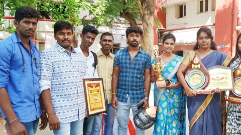 குழுவினர்