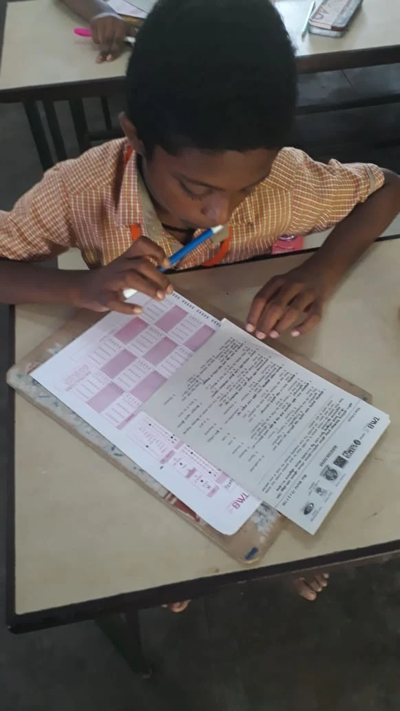 தேர்வில் பங்கேற்ற மாணவர்