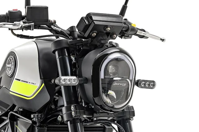Leoncino 250 Headlight