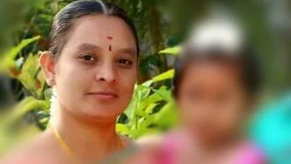சித்ரா மற்றும் அவரின் மகள்