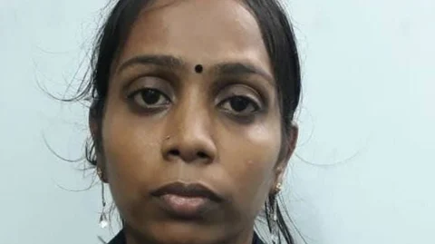 ரவுடி கொலை வழக்கில் கைதான அம்மு என்கிற கார்த்திகா