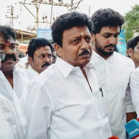 திவாகரன்