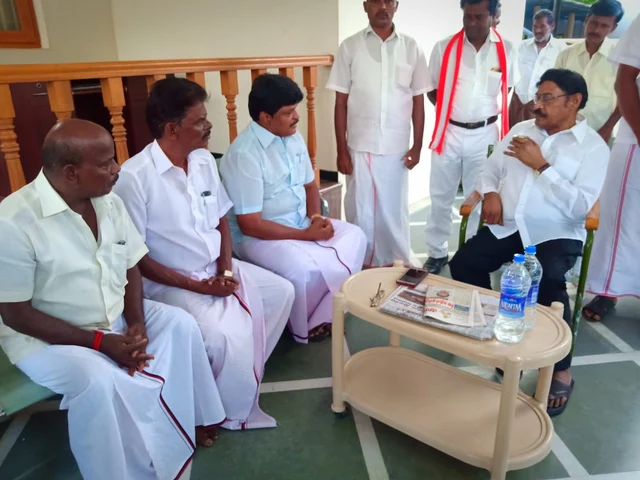 நன்னியூர் ராஜேந்திரன் வீட்டில் பாரிவேந்தர் எம்.பி