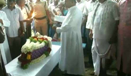 குழந்தை சுர்ஜித் உடல் நல்லடக்கம்! - கண்ணீர்மல்க விடைகொடுத்த மக்கள்