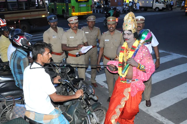 எமன் கெட்டப்பில் பிரபு