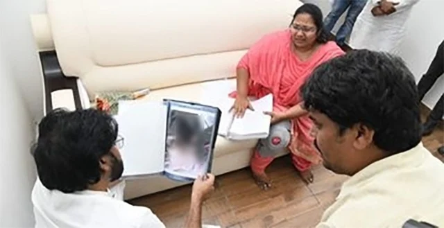 பிரீத்தியின் பெற்றோர்