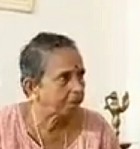 போலீஸில் புகார் அளித்த பிரசன்னகுமாரி