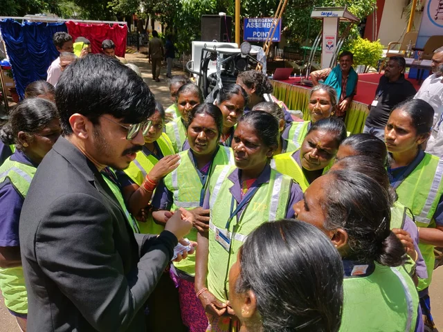 துப்புரவு பணியாளர்கள்