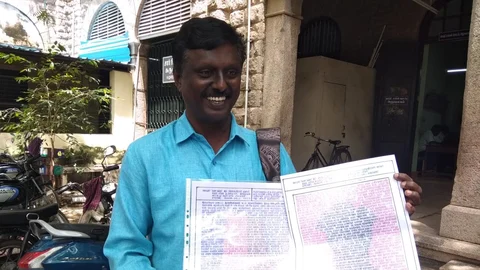 சித்திரக் கடிதங்களுடன் சின்னபெருமாள்