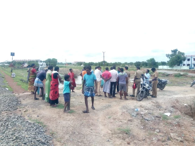 பாதை கேட்டு போராட்டம்
