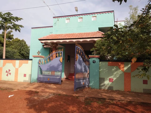 கொள்ளையடிக்கப்பட்ட வீடு