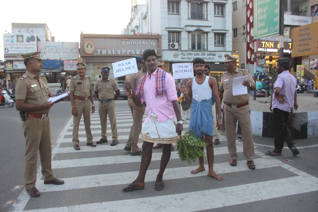 புல்லட் பாண்டி வடிவேல் கெட்டப்பில் பிரபு