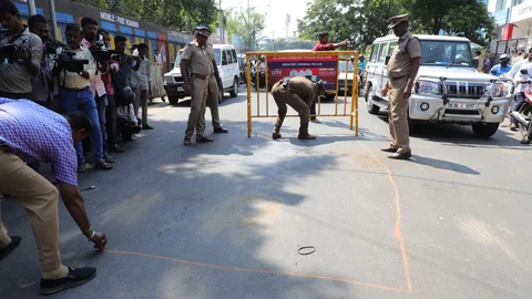 வெடிகுண்டு வீசப்பட்ட இடம்
