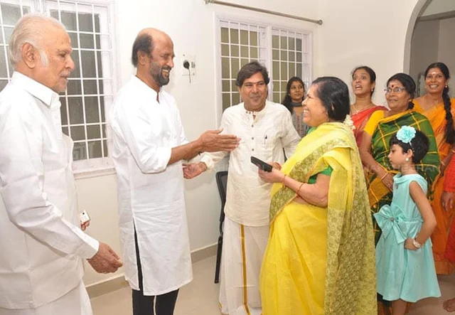 கலைஞானம் குடும்பத்தினருடன் ரஜினி