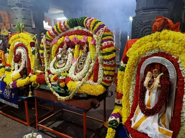 எறிபத்த நாயனாரின் பூக்குடலைத் திருவிழா