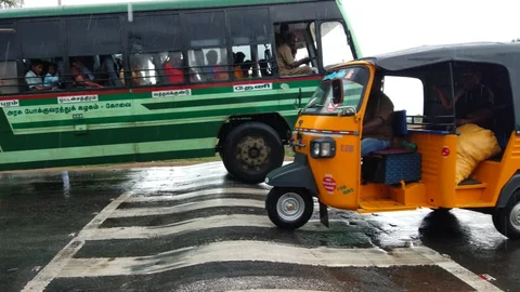 தேனி - பெரியகுளம் சாலை