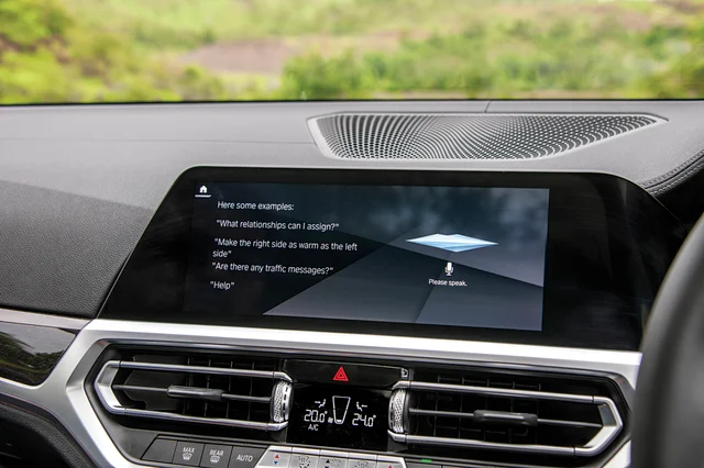 இன்ஃபோடெயின்மென்ட் சிஸ்டம் / Infotainment system