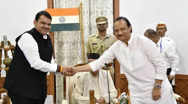 பட்னாவிஸ் - அஜித் பவார்