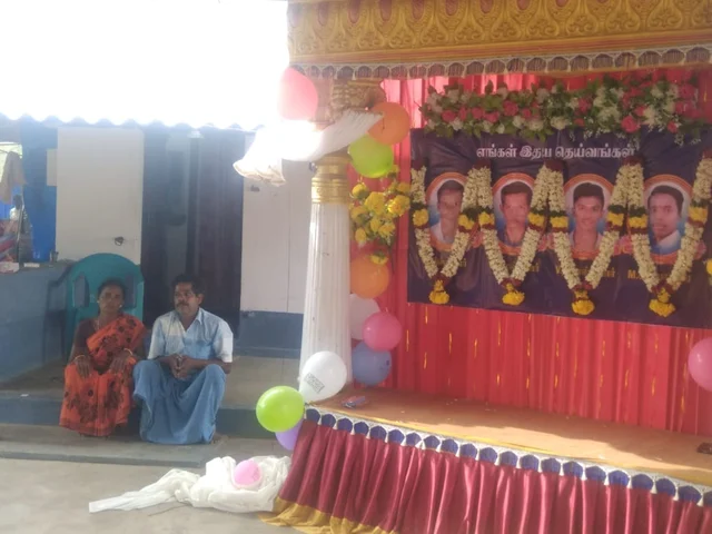 மனைவியுடன் வேல்முருகன்