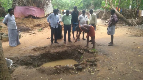 குடிநீருக்காக வெட்டிய பள்ளம்