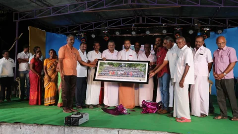 ஆசிரியர்களுக்குப் பாராட்டு விழா