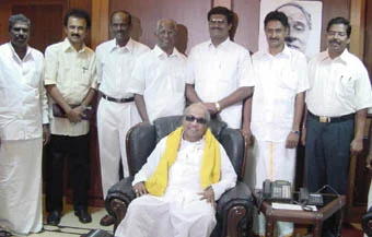 2004 நாடாளுமன்றத் தேர்தலில் கருணாநிதியுடன் பா.ம.க வேட்பாளர்கள்