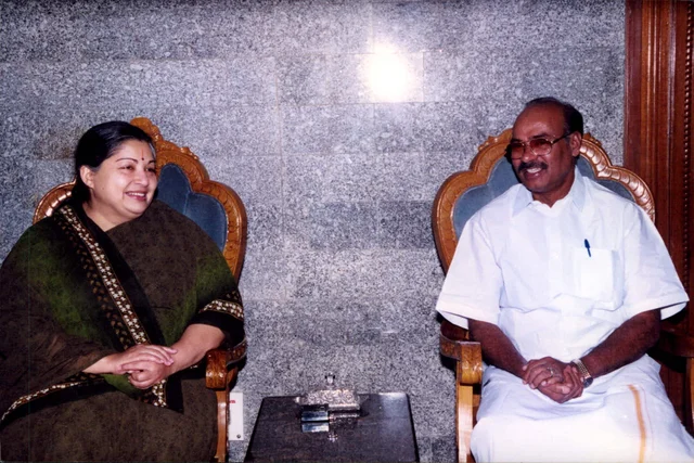 போயஸ் கார்டனில் ஜெயலலிதாவை ராமதாஸ் சந்தித்த போது...