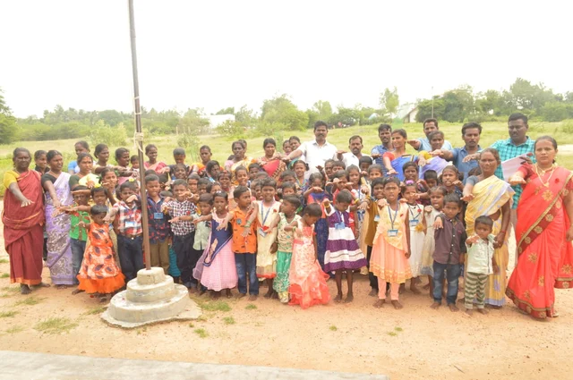 உறுதிமொழி எடுத்துக்கொண்ட பெற்றோர்கள்