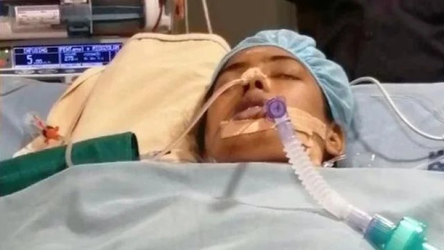 மருத்துவமனையில்
அனுராதா