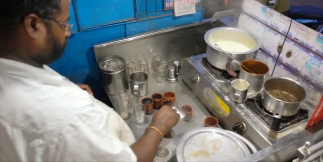 மண் குவளை டீக்கடை