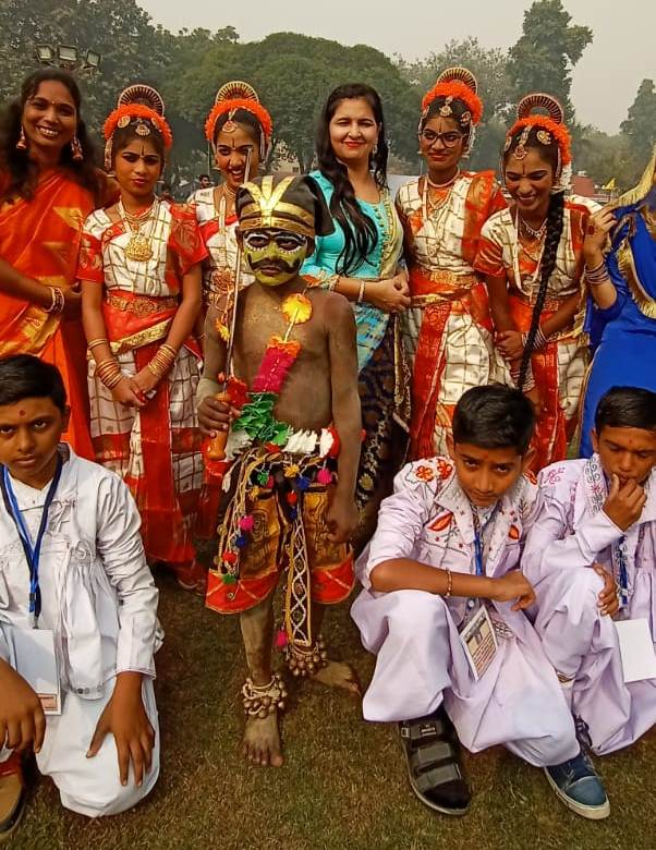குழந்தைகள் தினம் கலை நிகழ்ச்சியில் தமிழக சுட்டிகள்