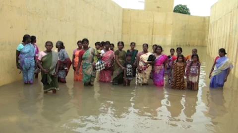 சுரங்கப் பாதையில் தேங்கி நிற்கும் ஊற்று நீர்