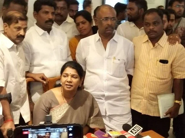 செய்தியாளர் சந்திப்பில் கனிமொழி